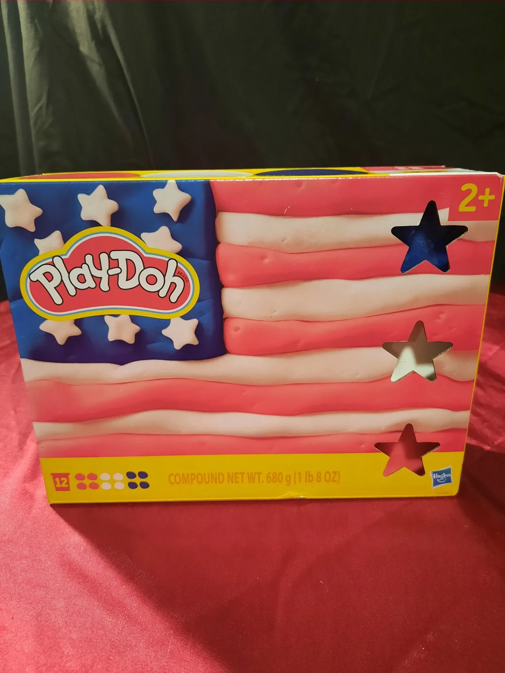 Hasbro Play-Doh Modeling Set With 12 Gnomes- Red, White, Blue Celebration
